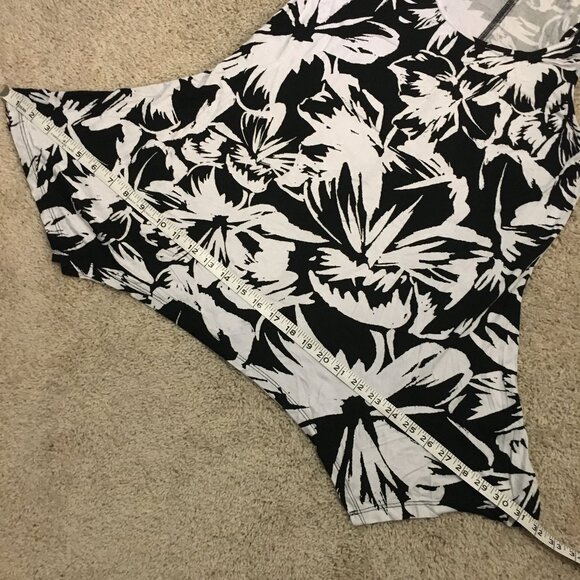 Cupio Long Tropical B&W Floral Handkerchief Hem A-Line Viscose Tank Top - Picture 14 of 14